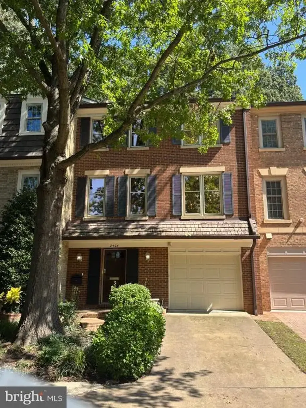 2405 S Queen St, ARLINGTON