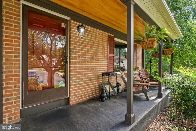 21 Neerwinder Ct, Germantown
