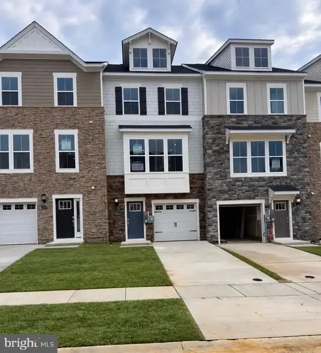10516 Cobbler Pl, White Plains