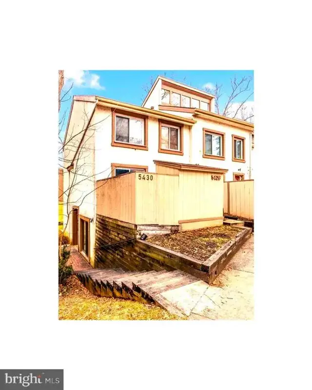 5430 El Camino #1 Ab, Columbia
