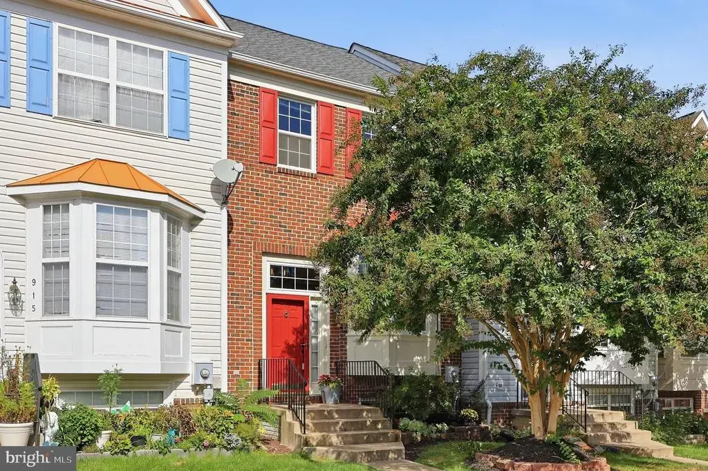 917 Halleck Dr, FREDERICK