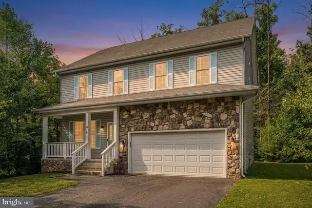 616 Lakeview Pkwy, Locust Grove