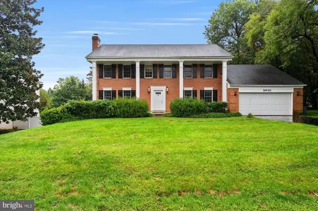 9601 Persimmon Tree Rd, Potomac
