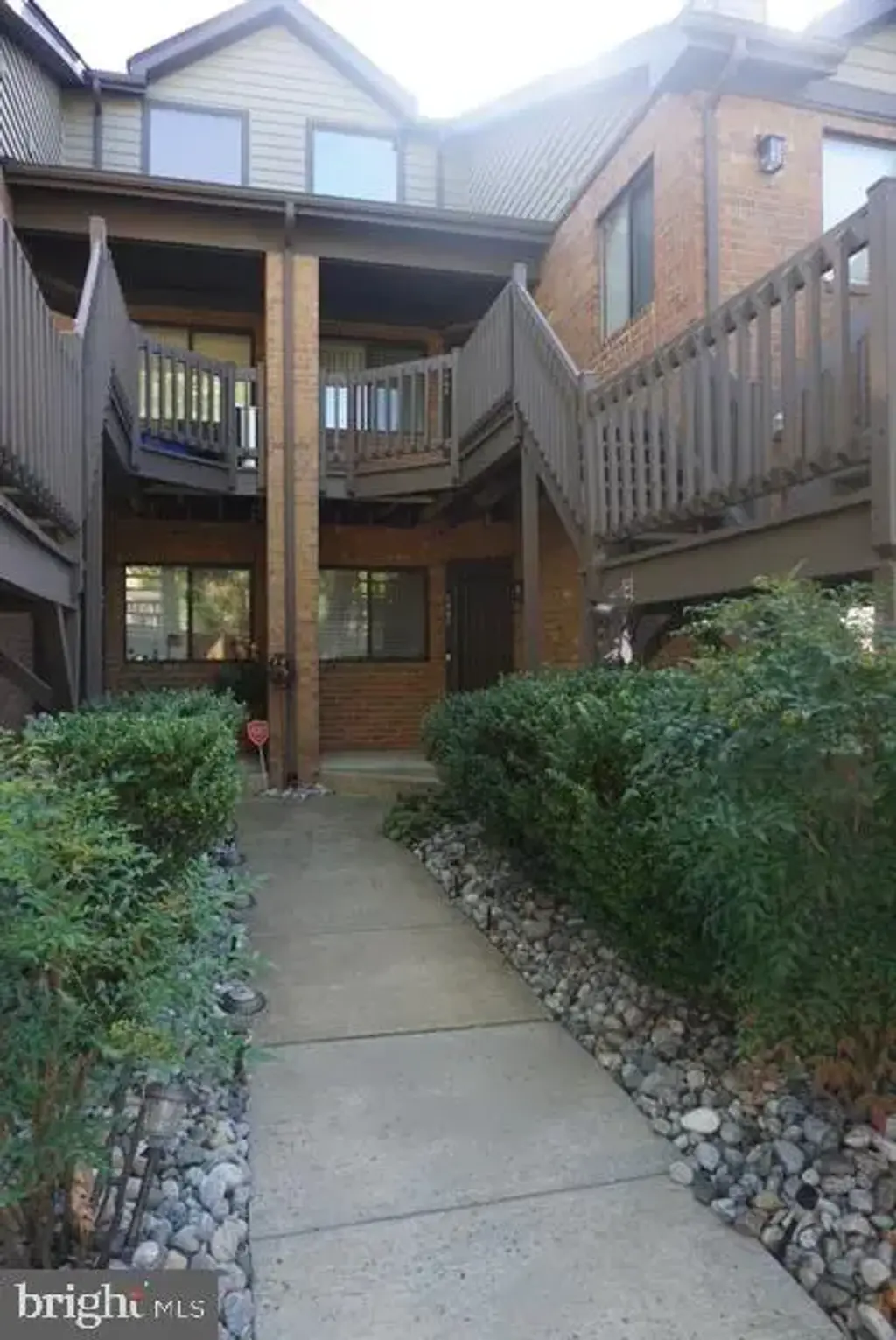 2002 Augusta Cir, MT LAUREL