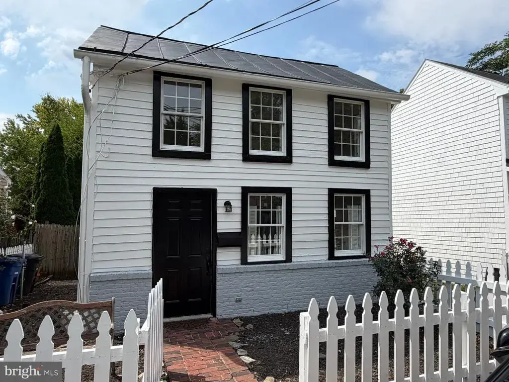 221 South St Se, LEESBURG