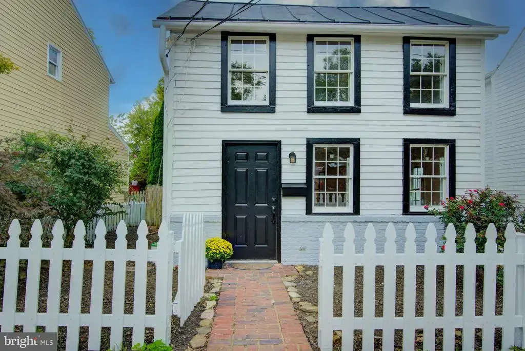 221 South St Se, LEESBURG