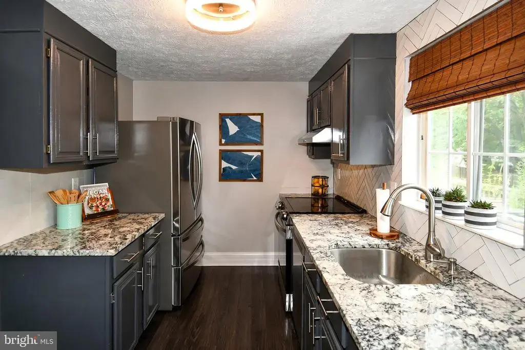48 Cross Country Ct, GAITHERSBURG