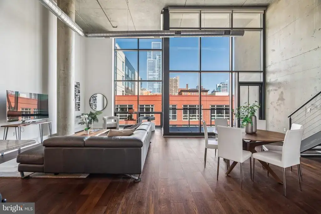 1352 South St #400, PHILADELPHIA