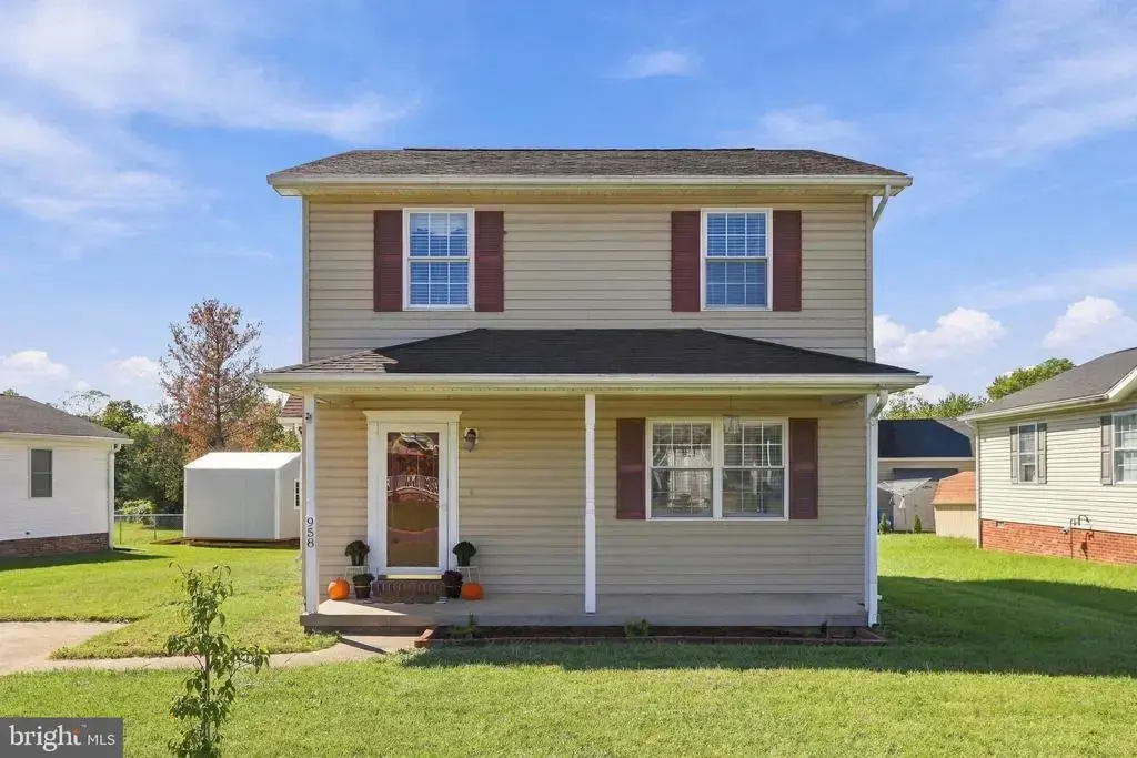 958 Dutchess Cir, STRASBURG