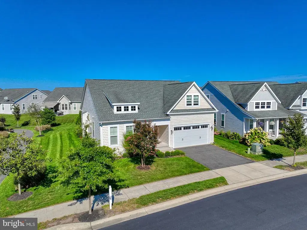23894 Pembroke Ln, MILLVILLE
