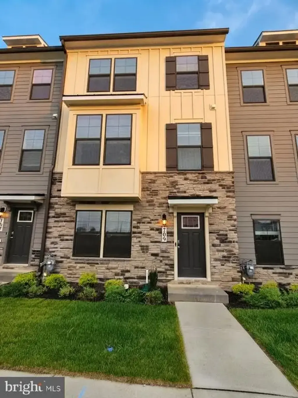 709 Compass Way, FREDERICK