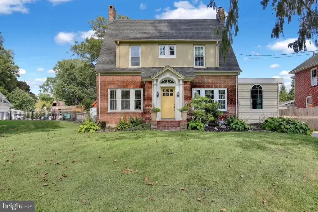 1803 Willow Street Pike, LANCASTER