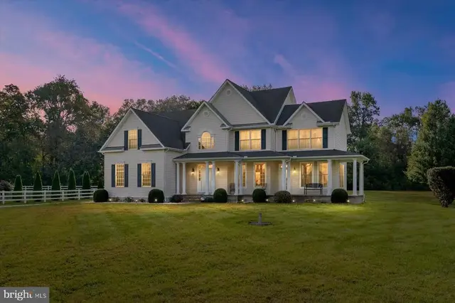 153 White Tail Ct, Centreville