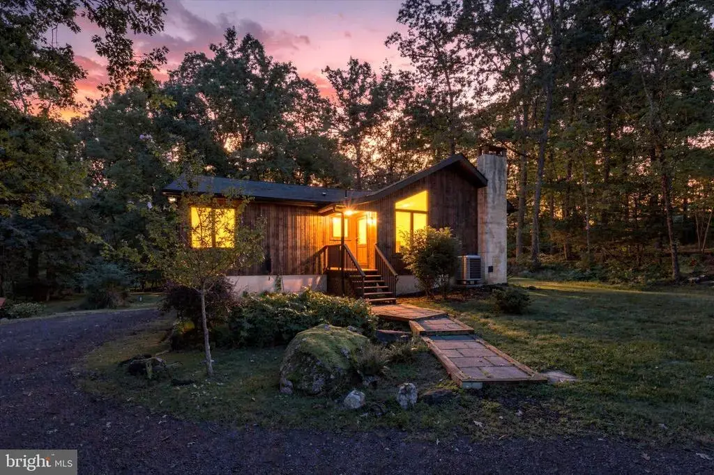 536 Spring Mount Rd, SCHWENKSVILLE