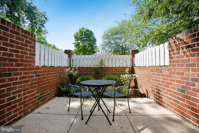 2621 S Walter Reed Dr S #a, Arlington