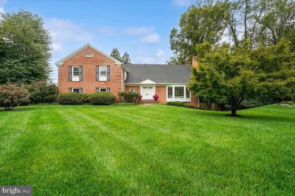 1162 Old Stage Ct, MCLEAN