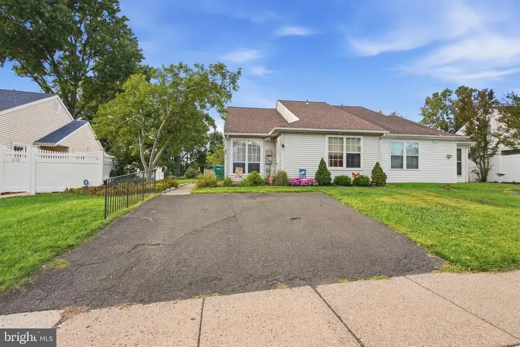 231 Oak Ridge Dr, LANGHORNE