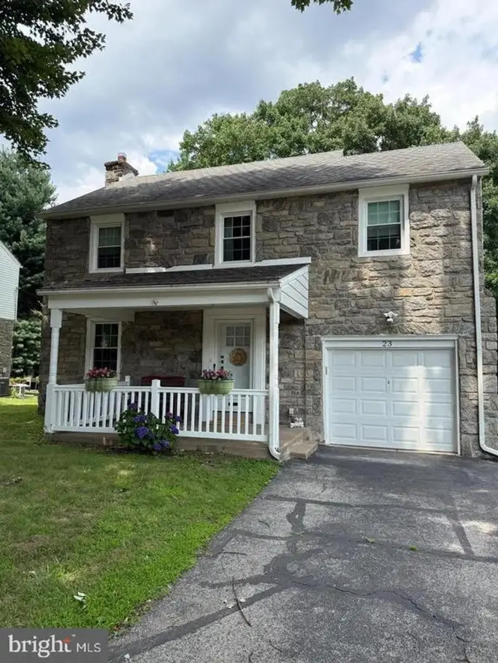 23 W Woodland Ave, SPRINGFIELD