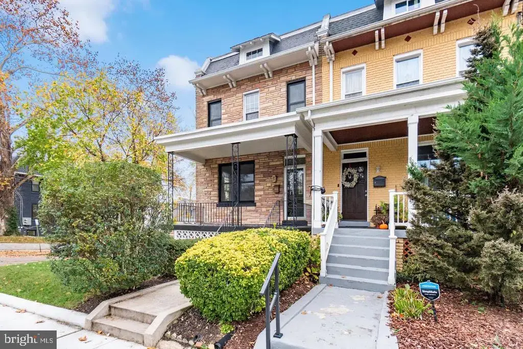 900 Madison St Nw #b, WASHINGTON