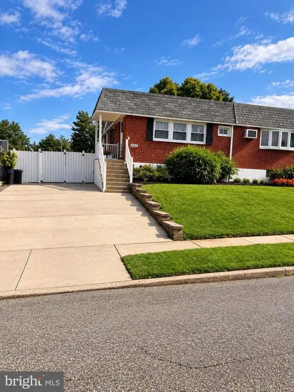604 Clay Dr, CONSHOHOCKEN