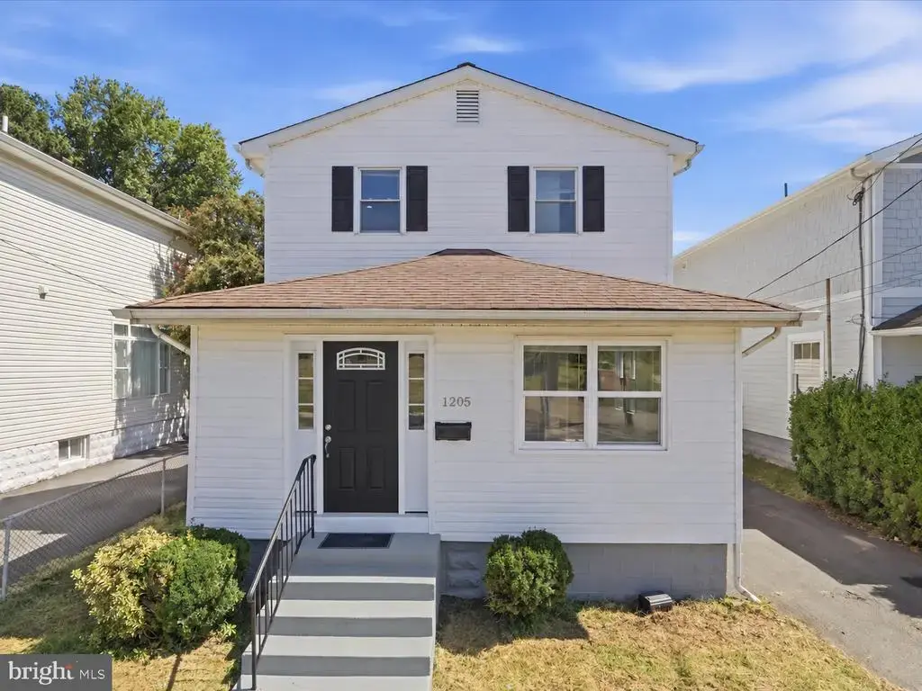 1205 Quincy St, ARLINGTON