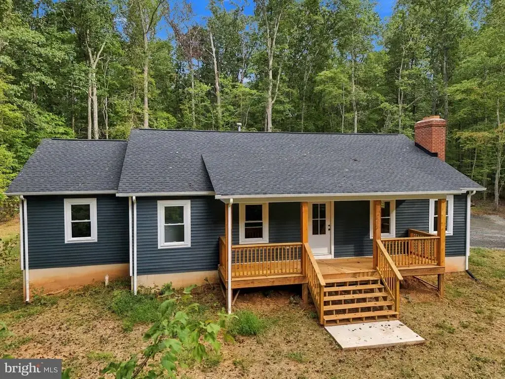 1375 Rose Ln, AMISSVILLE