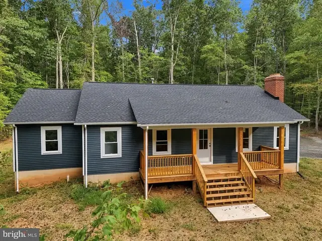 1375 Rose Ln, Amissville