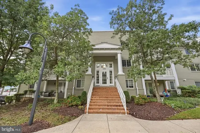 4061 S Four Mile Run Dr #301, Arlington