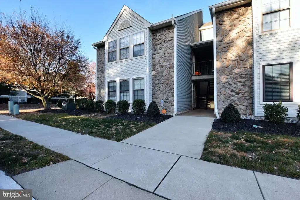 1 Sheffield Dr, MARLTON