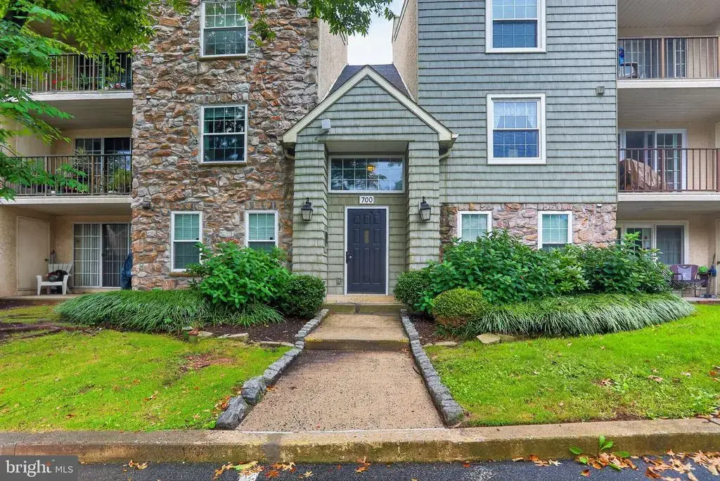 702 Deer Run, NORRISTOWN