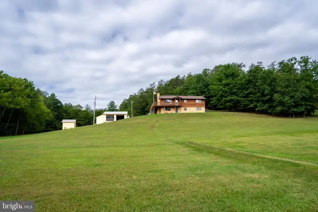 672 Creek Rd, BERKELEY SPRINGS