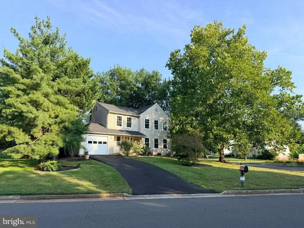 131 Seneca Ridge Dr, STERLING