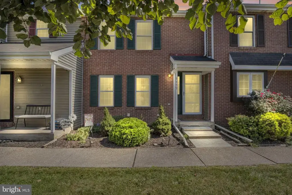 5459 Pond Rd, HARRISBURG