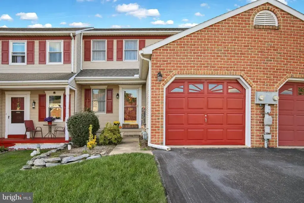 128 Palm Ln, LEBANON