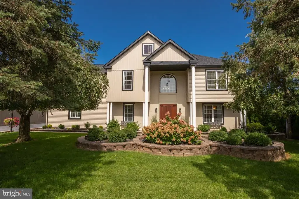 631-1/2 W Orange St, LITITZ