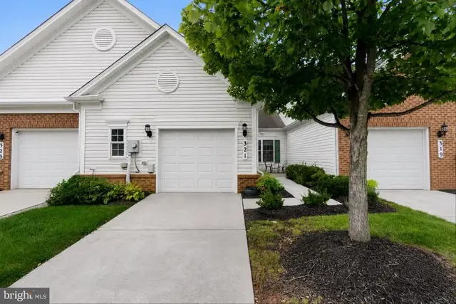 321 Clubside Dr #310, Taneytown