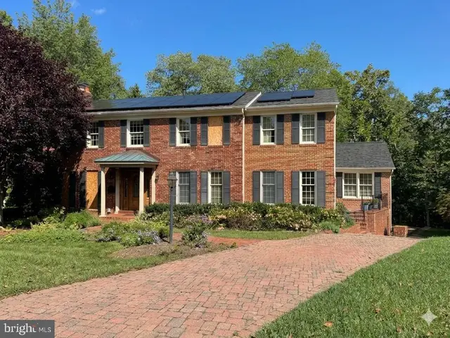 1900 Ancilla Ct, Alexandria
