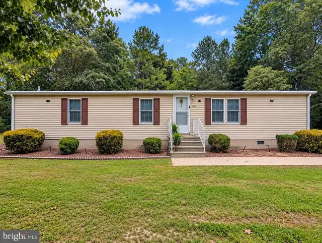 867 Log Cabin Rd, Milford