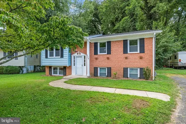 908 Country Ter, Severna Park