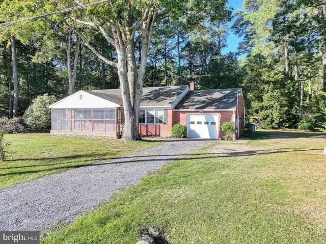 7612 Sherwood Rd, Sherwood
