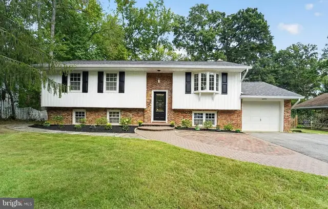 327 Beach Dr, Annapolis