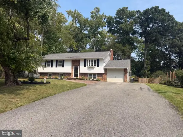 327 Beach Dr, Annapolis