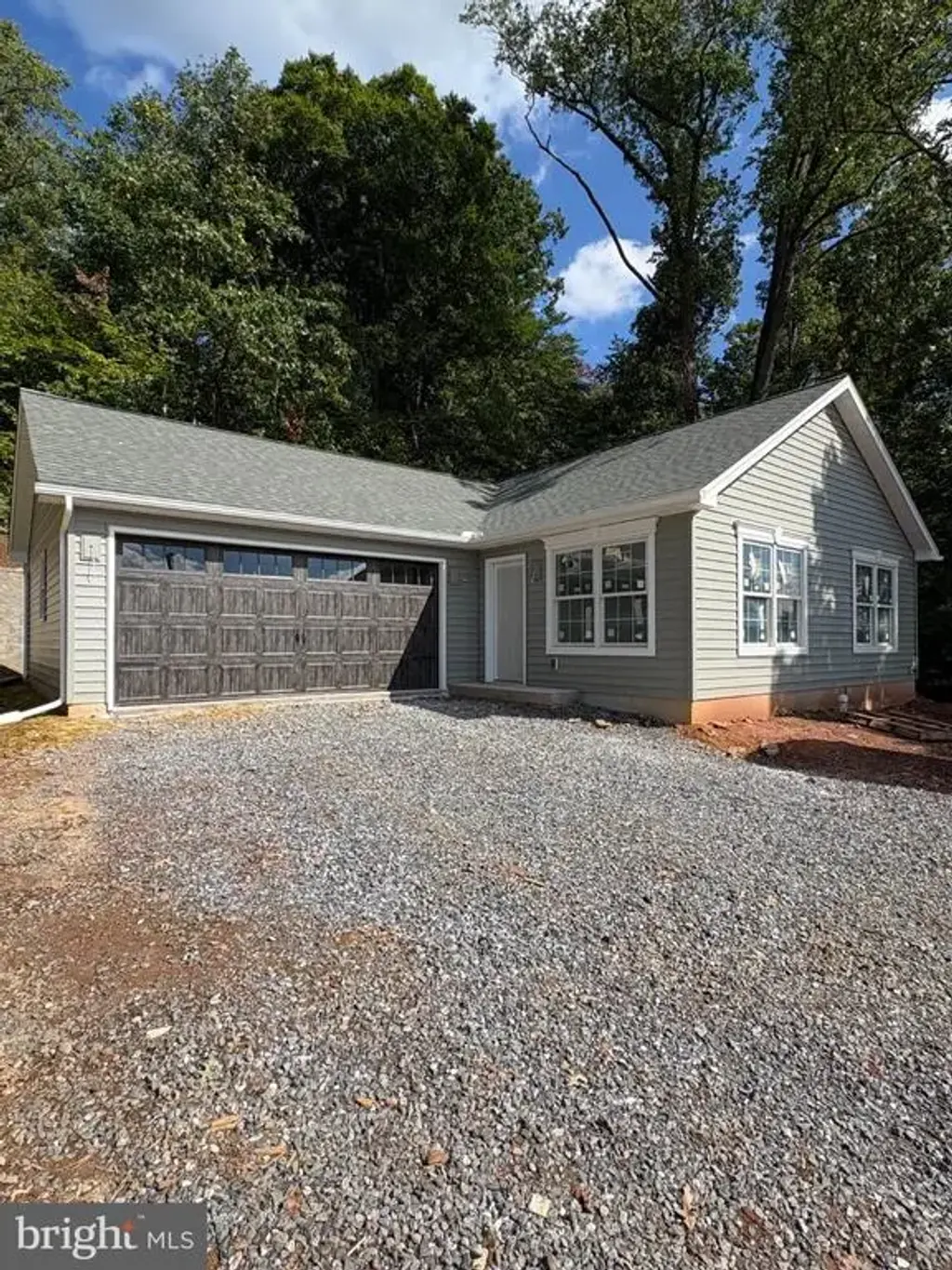 303 W Swartzville Rd, REINHOLDS