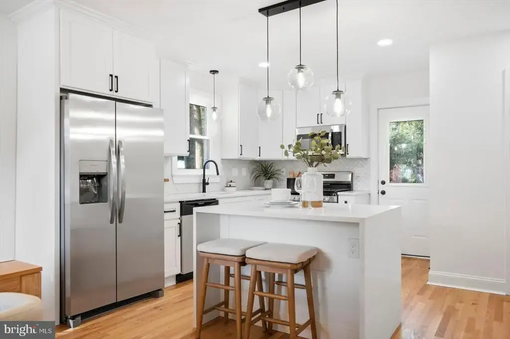 9424 Colesville Rd, SILVER SPRING
