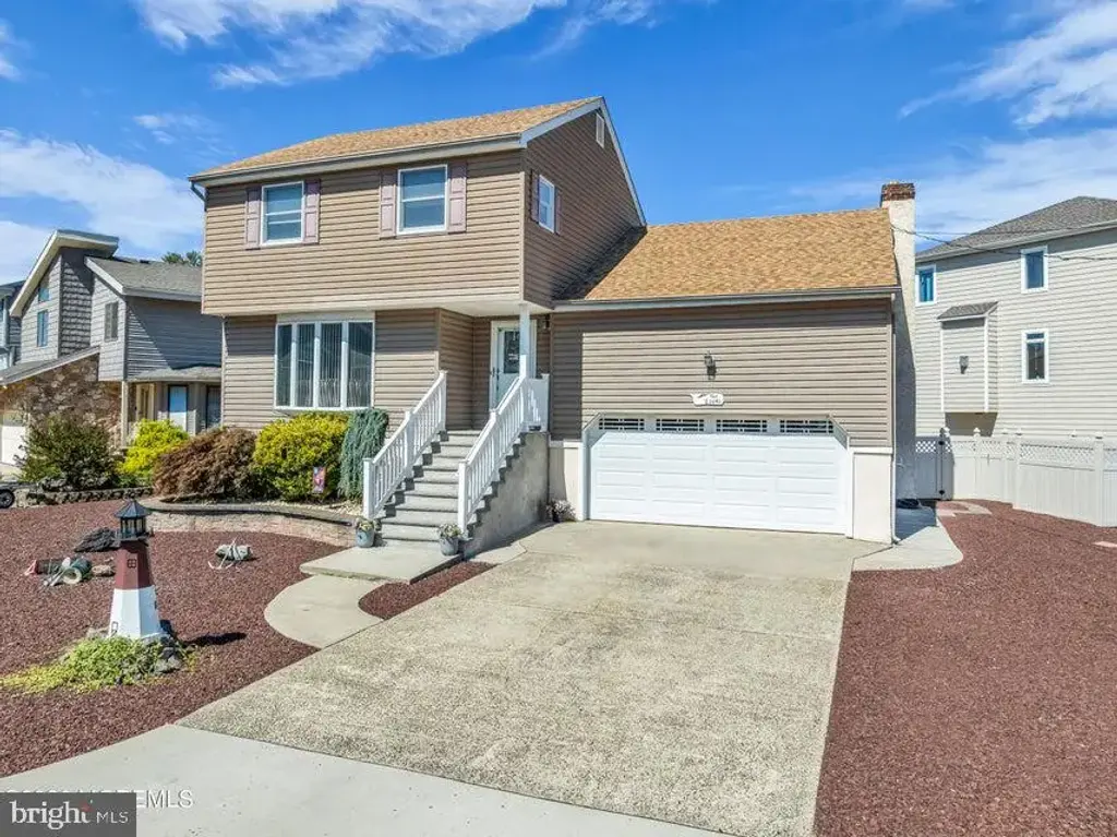 360 Silver Bay Rd, TOMS RIVER