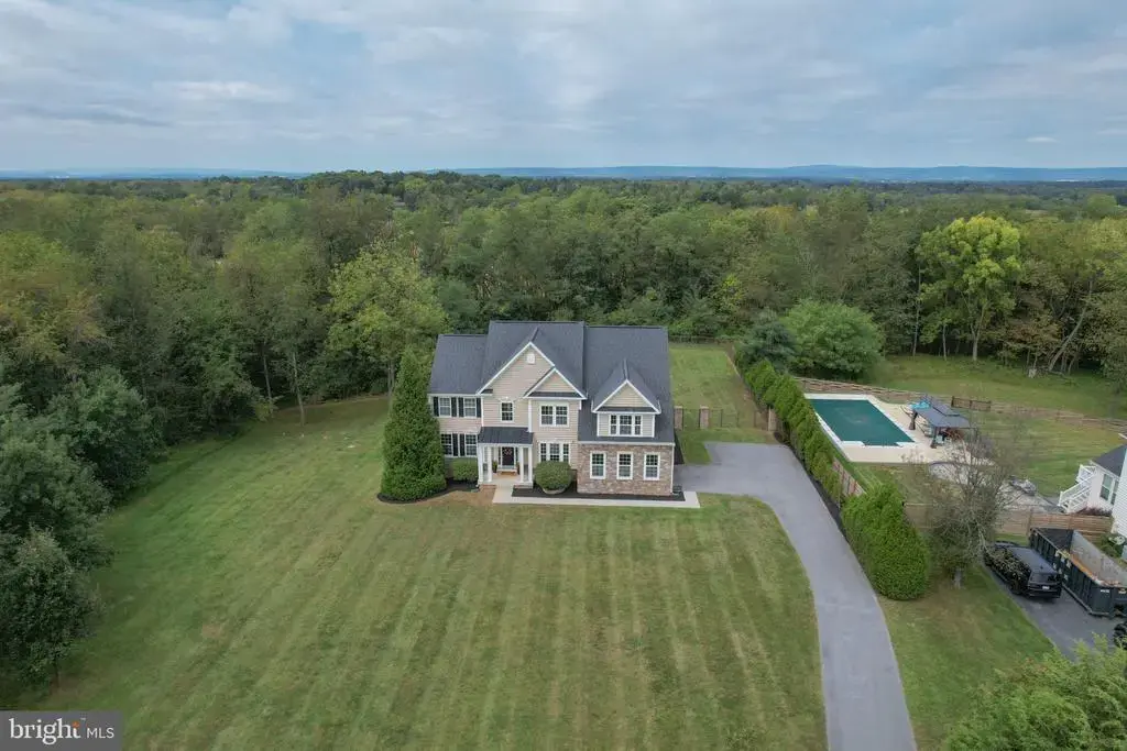 898 Declaration Dr, CHARLES TOWN