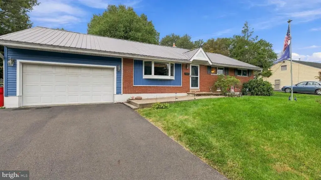 523 Sherwood Ln, HATBORO