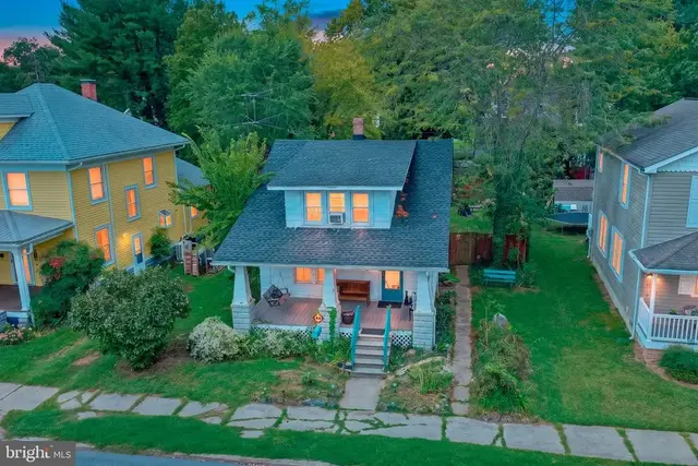 216 S 3rd St, Denton