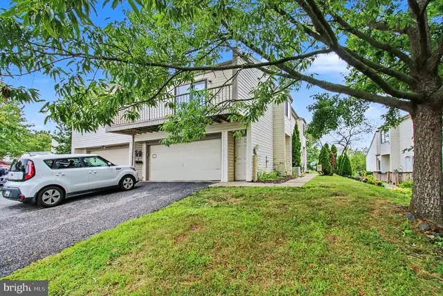 1707 Crimson Tree Way #4d, Edgewood