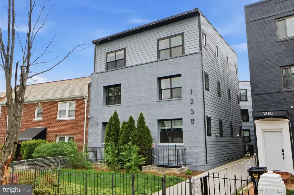 1258 Holbrook Ter Ne #5, WASHINGTON
